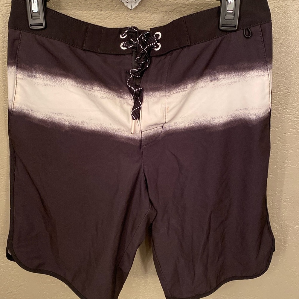 American Eagle black and white board shorts
